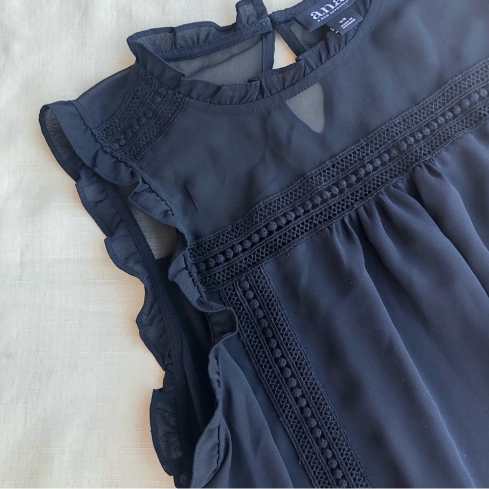 A.N.A. XS black sleeveless blouse